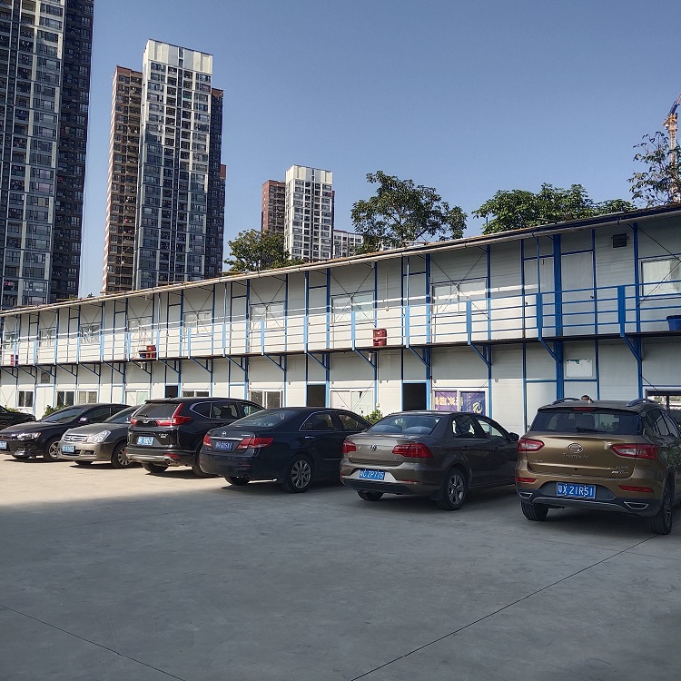 <b>廣東住人活動板房的布置很講究</b>