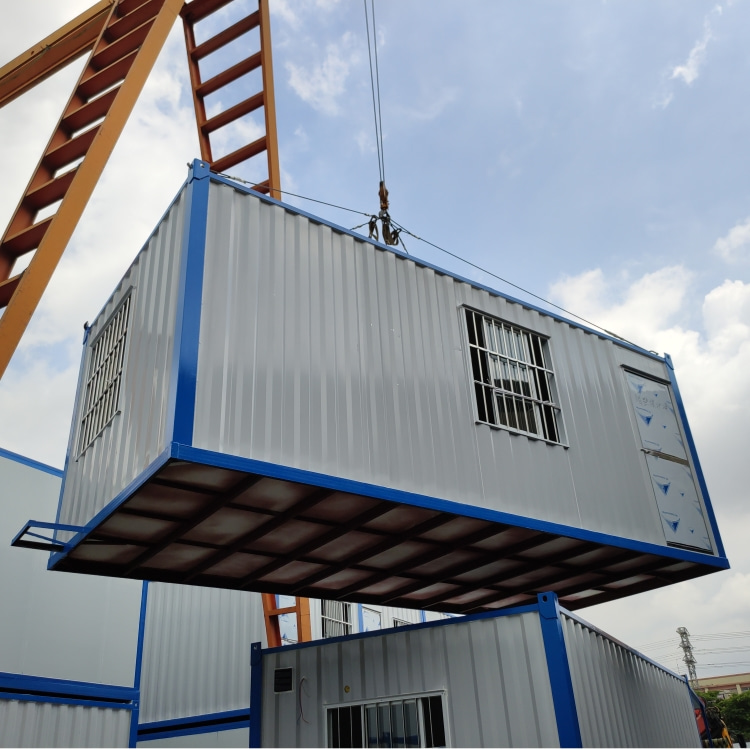 <b>關(guān)于佛山住人集裝箱房的用電問題</b>